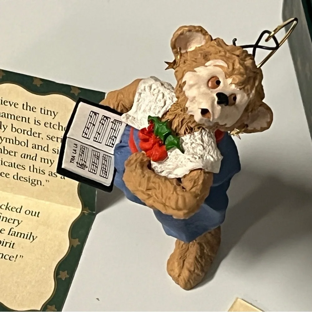 1997 Teddy Bear Family DOROTHY #1 in Series DONNA LEE Christmas Ornament DL3
